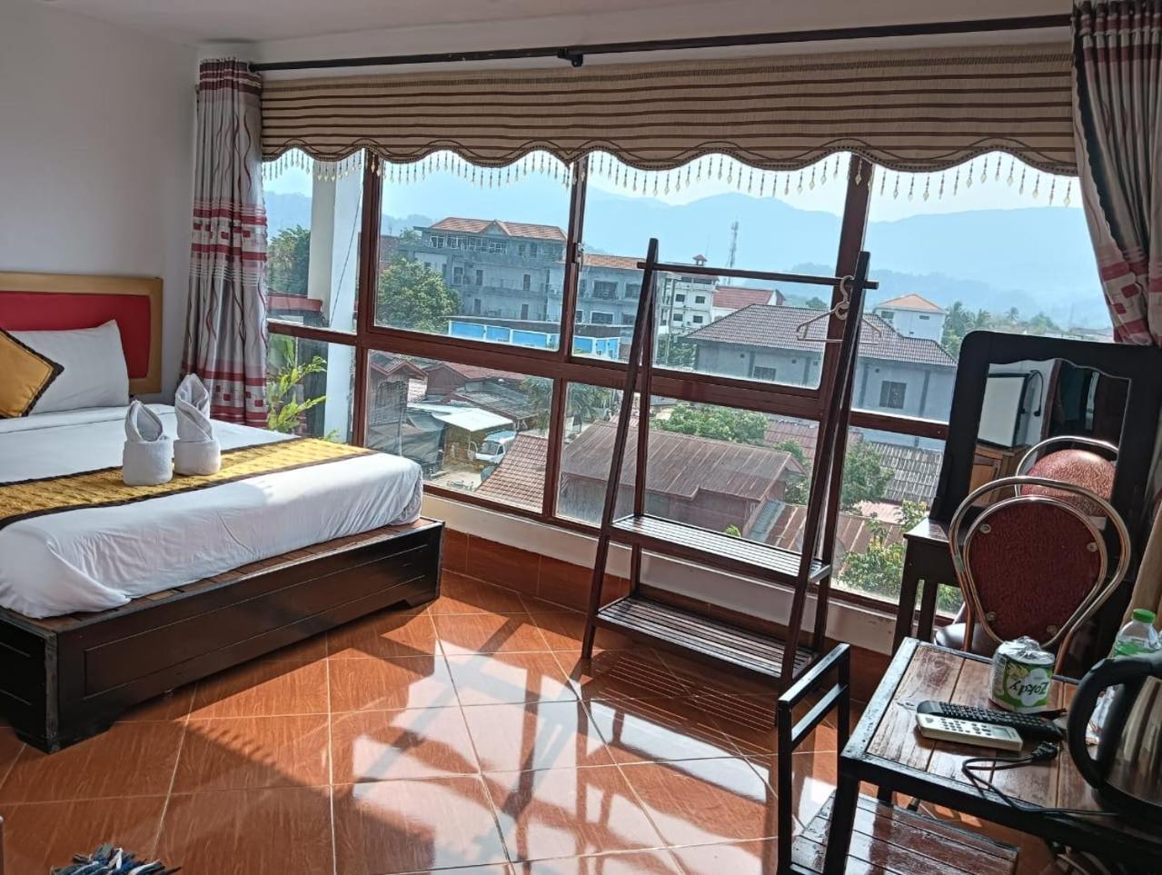 Bountang Riverside Hotel Vang Vieng Exterior foto