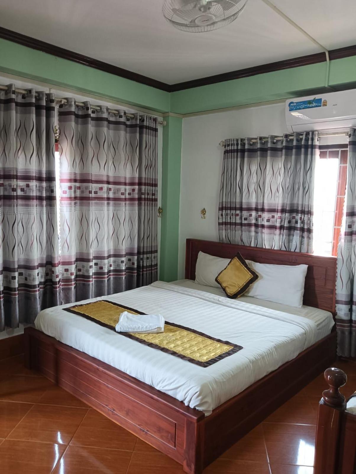 Bountang Riverside Hotel Vang Vieng Exterior foto