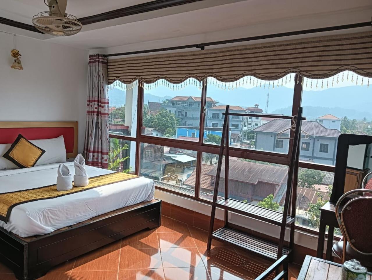 Bountang Riverside Hotel Vang Vieng Exterior foto