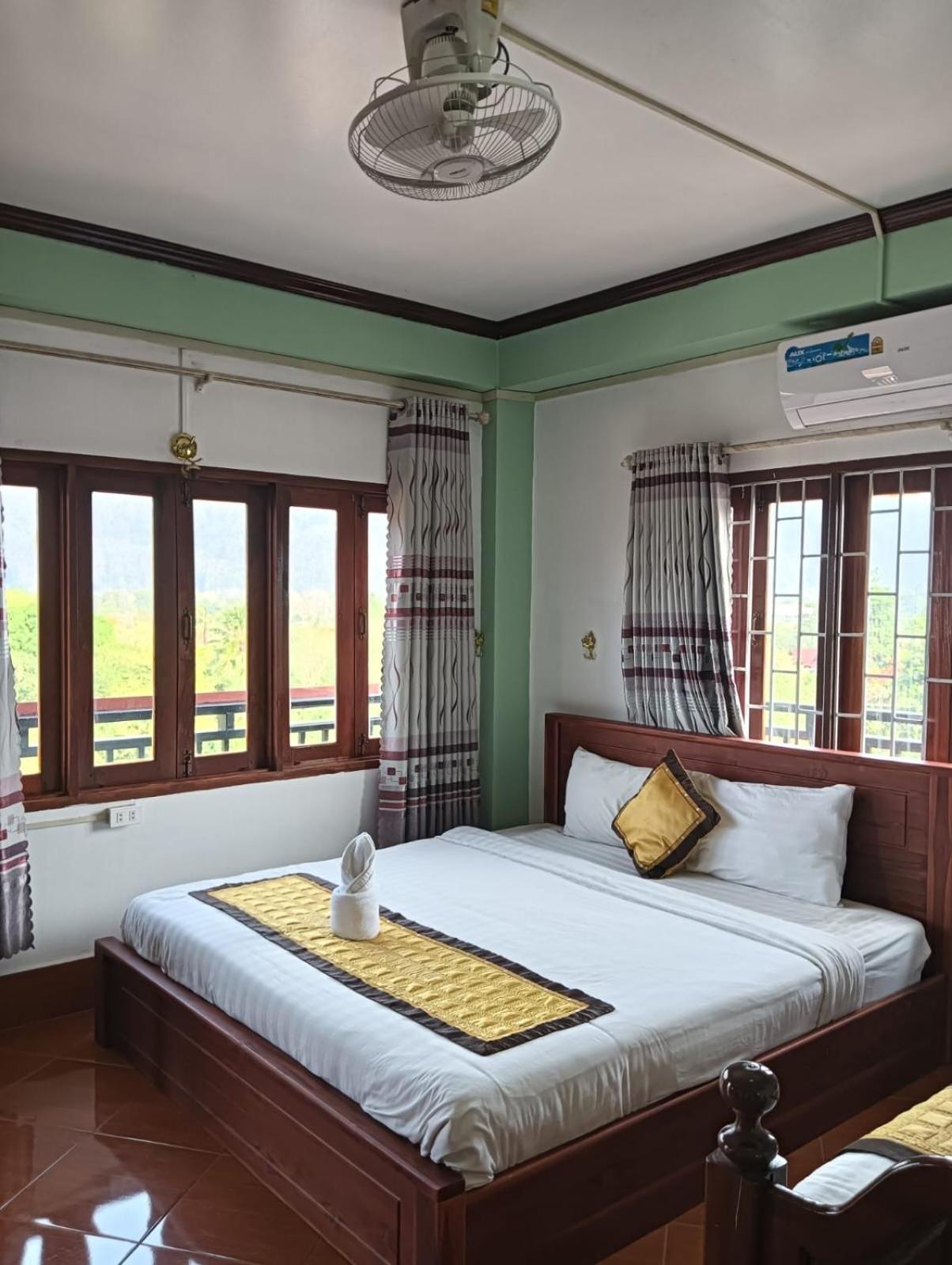 Bountang Riverside Hotel Vang Vieng Exterior foto