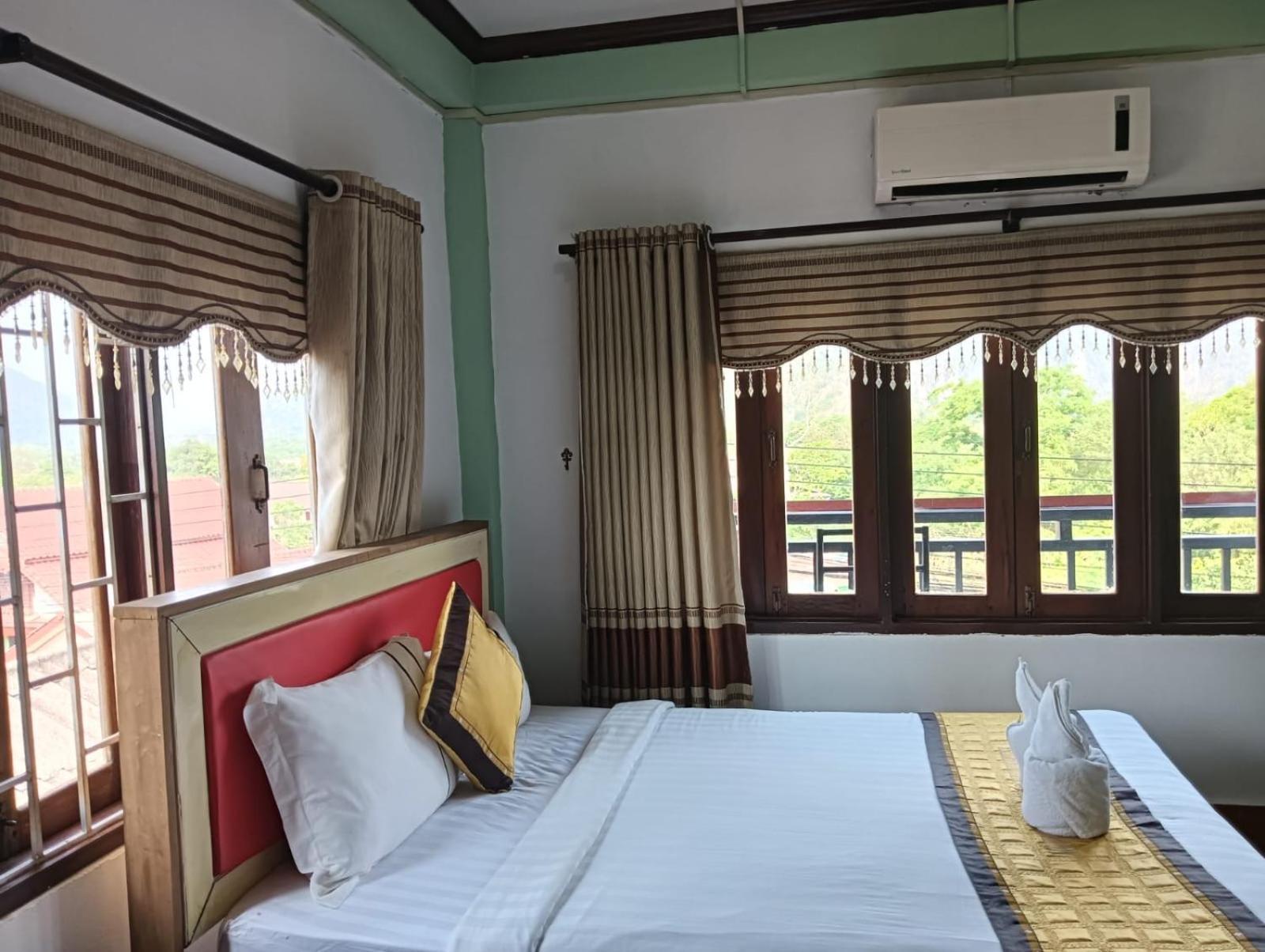 Bountang Riverside Hotel Vang Vieng Exterior foto